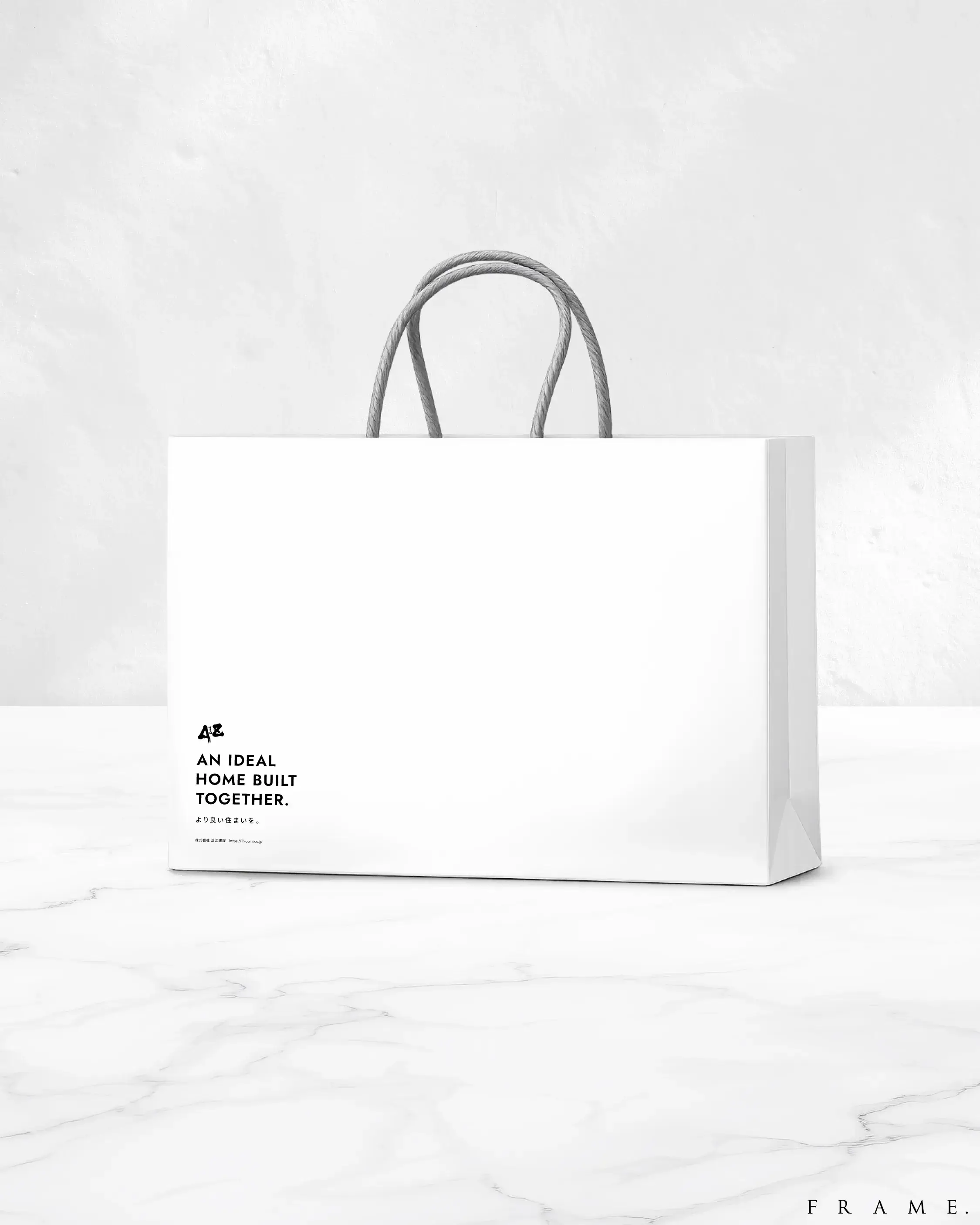 日常の接点まで世界観を統一する、OUMIの封筒・紙袋